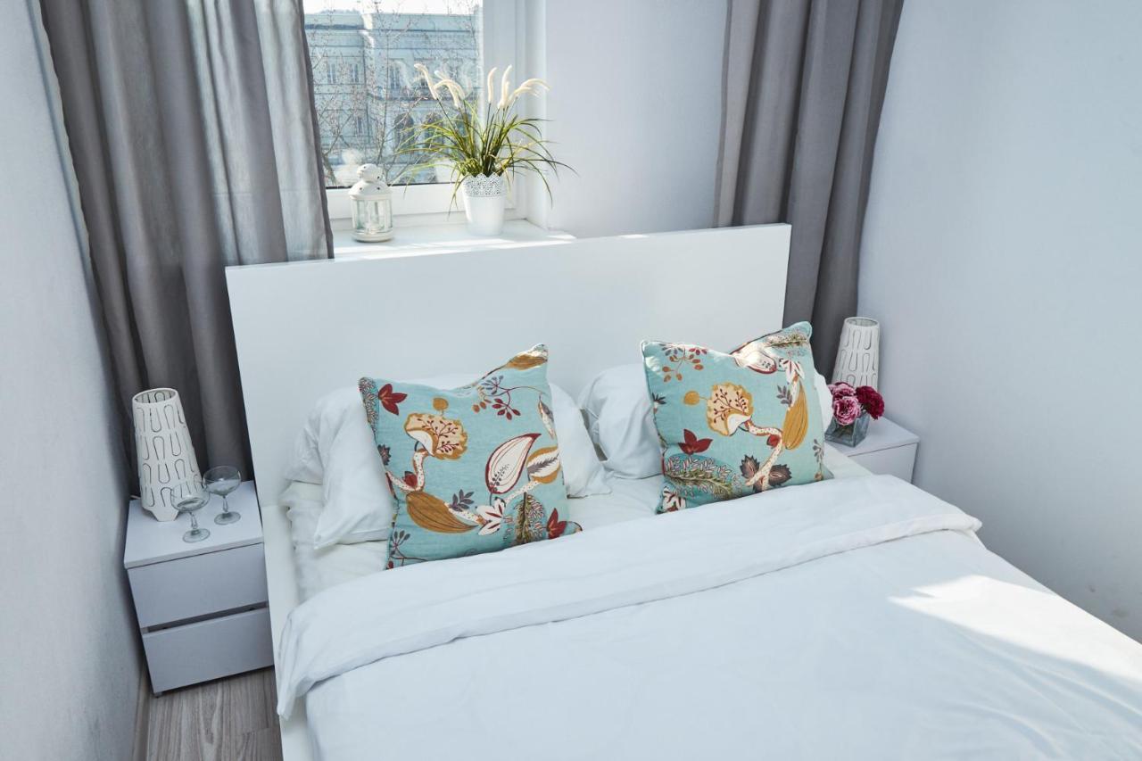 Noctis Apartment Senatorska Warsaw Exterior photo